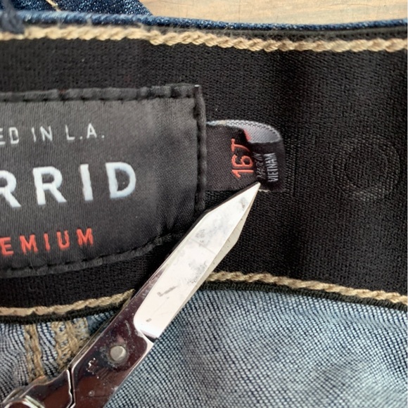 Torrid Jeans Womens 16T TALL Bombshell Skinny Blue New - Picture 5 of 8